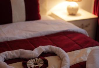 Rumi Apartments allows 18 year olds to book a room