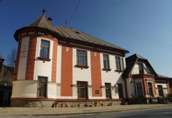 Salmo allows 18 year olds to book a room