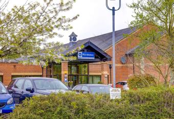 Best Western Appleby Park Hotel allows 18 year olds to book a room