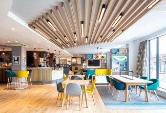 Holiday Inn Belfast, an IHG Hotel allows 18 year olds to book a room