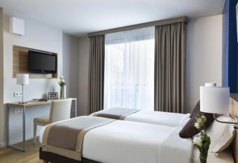 Citadines Prado Chanot Marseille allows 18 year olds to book a room