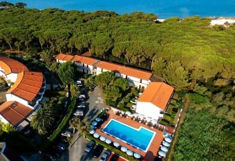 Oleandri Suite Hotel allows 18 year olds to book a room