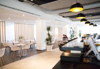 Planet One Hotel has Balcony rooms