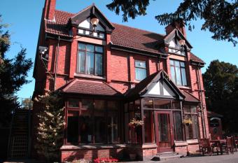 OYO Blaby Westfield Hotel allows 18 year olds to book a room