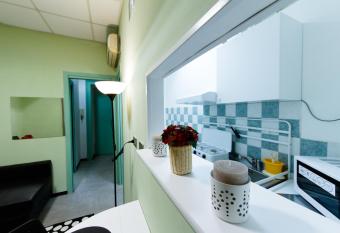 Monolocale Caraglio allows 18 year olds to book a room