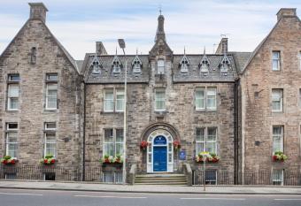 Leonardo Edinburgh City allows 18 year olds to book a room