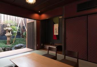 Kamishichiken Oku has Balcony rooms