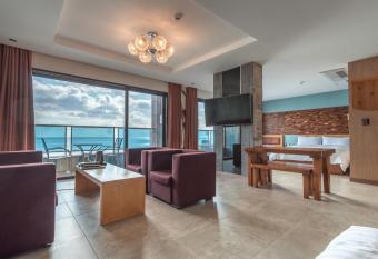 SongJeong Olla Hotel has Balcony rooms