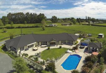 Grasslands Bed & Breakfast allows 18 year olds to book a room