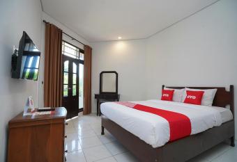 OYO 2122 Puri Sanur allows 18 year olds to book a room