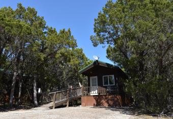 Lake Whitney Camping Resort Ramp Cabin 4 has Balcony rooms