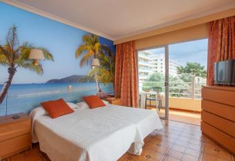 BJ Bei Juan Hostal has Balcony rooms