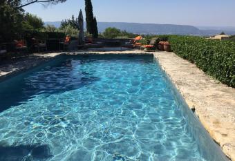 La Borie en Provence has Balcony rooms