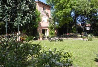 B&B Le clos des vignes Saint Raphael has Balcony rooms