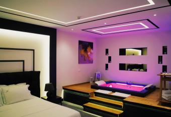 Hotel Delta allows 18 year olds to book a room