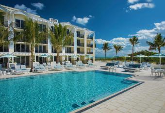 Hutchinson Shores Resort & Spa has Balcony rooms