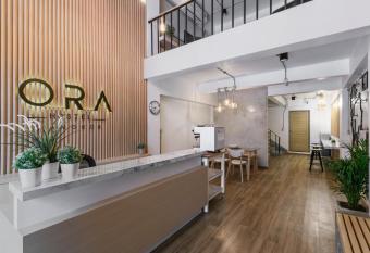 Aora Boutique Hotel Chatuchak allows 18 year olds to book a room