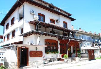 Family Hotel Izvora has Balcony rooms