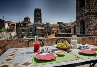 La Pietra d Argento has Balcony rooms