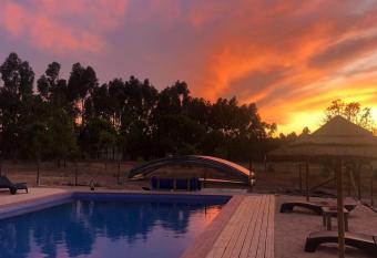 Quinta das Beldroegas - Casas de Campo allows 18 year olds to book a room