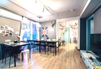 Hongdae Style Guesthouse allows 18 year olds to book a room