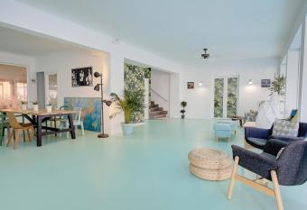 Hotel Boogaloo - Adults Only allows 18 year olds to book a room