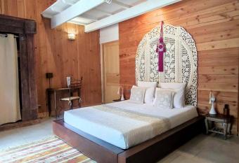 Couleurs du Sud allows 18 year olds to book a room