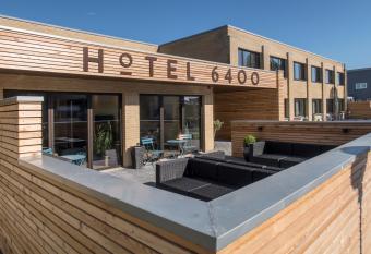 Hotel 6400 allows 18 year olds to book a room