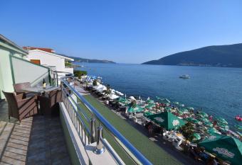 Apartmani Amor has Smoking/Balcony rooms