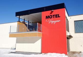 Hutel Motel Le Voyageur has Balcony rooms