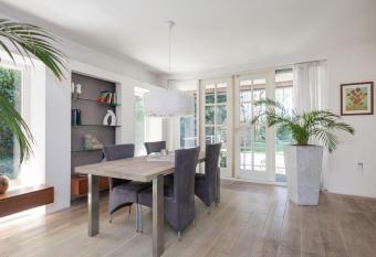 Exclusive villa AMS area has Balcony rooms