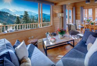 Chalet des M  mes - OVO Network has Balcony rooms