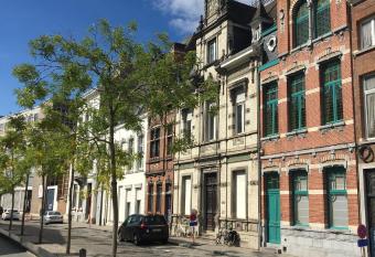 Lunatree has Balcony rooms