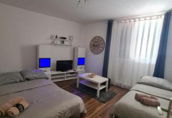 Apartment Dada has Balcony rooms