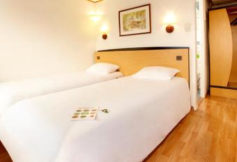 Campanile Maubeuge has Balcony rooms