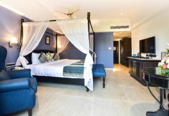 Silver Sands Serenity has Balcony rooms