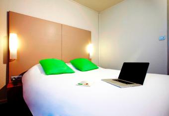 Campanile Paris Ouest - Gennevilliers Barbanniers allows 18 year olds to book a room