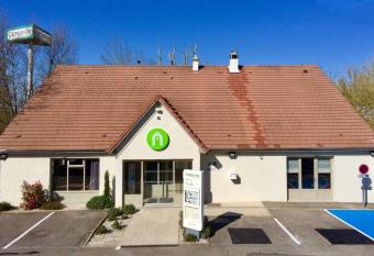 Campanile Plaisir allows 18 year olds to book a room