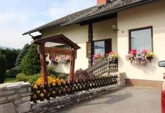 Fr  hst  ckspension Eichberger has Balcony rooms