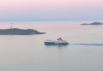 Comfortable Home Ermoupolis has Balcony rooms