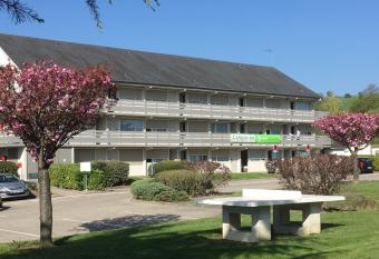Campanile Saint-Etienne Est- Saint-Chamond allows 18 year olds to book a room