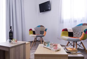 Breeze Vacation Apartments has Balcony rooms