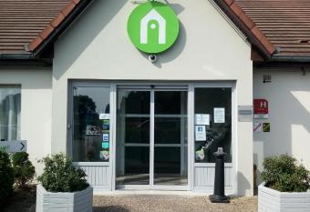 Campanile Creil - Villers-Saint-Paul allows 18 year olds to book a room