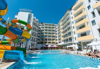 Best Western PLUS Premium Inn has Balcony rooms