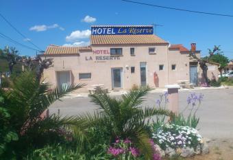 Hotel La Reserve allows 18 year olds to book a room