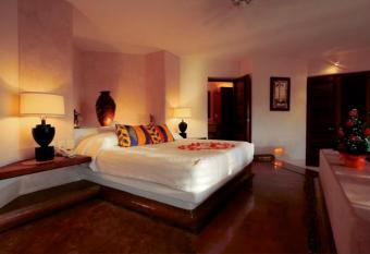 Villa Carolina Boutique Hotel ADULTS ONLY allows 18 year olds to book a room