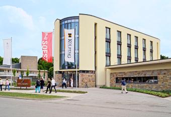 Hotel Susato allows 18 year olds to book a room