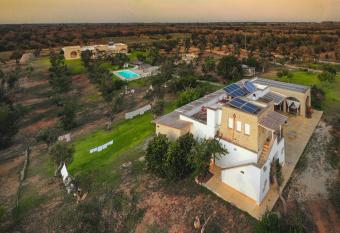 Tenuta Calitre has Balcony rooms
