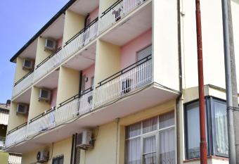 Hotel Manila has Balcony rooms
