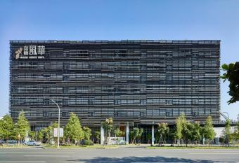 Orient Luxury Hotel allows 18 year olds to book a room